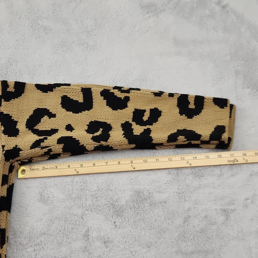 DKNY Animal print turtle neck knit sweater size small - Picture 12 of 12